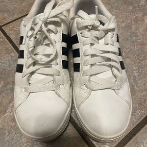 Adidas woman sneakers. size 6 need to be cleaned